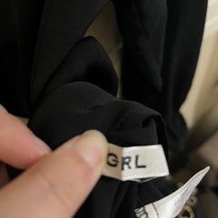 【美品】GRL 黒 Vネック シャツ　FREEサイズの画像