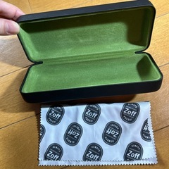 zoffメガネケースの画像