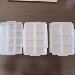 離乳食小分け保存ケース
