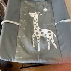 折りたたみオムツ替え台
