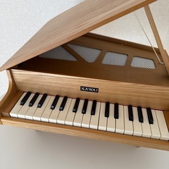 カワイ グラウンドピアノ（木目）の画像