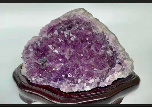 【希少】黒アメジスト共生！アメジスト原石クラスター／ブラジル産・高波動・台座付き／定価10万円超