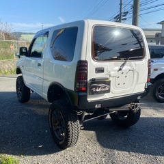 カスタム多数かっこいいジムニーが新着入庫しました🚗✨車検もたっぷりついてますので即乗り可能です✨低走行車両で外装・内装綺麗ですよ✨の画像