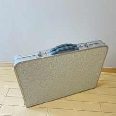 折りたたみテーブル