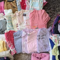 130センチ 女の子　夏服 ＆ 冬服 　水着 ＆ ラッシュ の画像