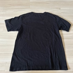 140サイズ  黒Ｔシャツ　古着　UNIQLO ビリーアイリッシュの画像