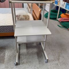 ID　209728　パソコン台