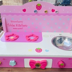 マザーマザーガーデン　野いちご　ストロベリーテーブルキッチン
