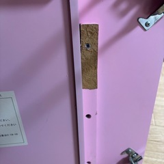 引き出し付きテーブルの画像