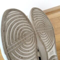 アシックス　スリッポン　28.5cm　クリーム色の画像