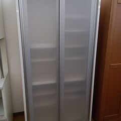 ★ジモティ割あり★  扉付収納 ホワイト H197×D45×W9...