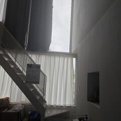 カーテンの位置が高すぎるのですが、何か方法はありますか？