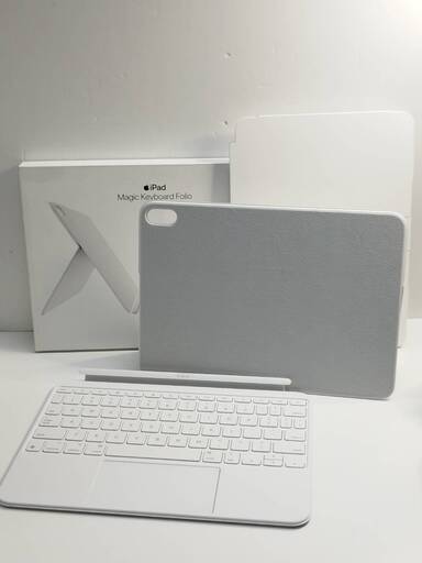 【美品】iPad Magic Keyboard Folio/A2695〈MQDP3LL/A〉