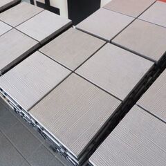  ※取引中/売約済***********　　　倉庫品　未使用/新品　定価　23,600円　訳あり超特価　樹脂 81枚セット 7.3平米用 ジョイント式 ベランダタイル ジョイントパネル 30×30cm 正方形 【クロス】アッシュグレーの画像