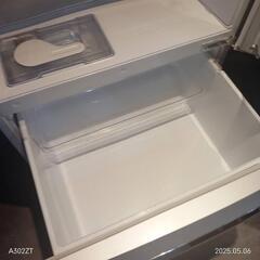 020★送料設置無料　神奈川限定配送　三菱　大型冷蔵庫　335Lの画像
