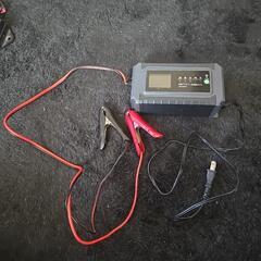 多数のバッテリー充電器