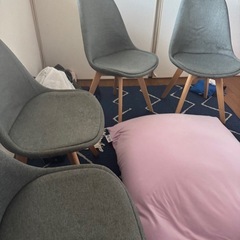 ダイニングチェア4足の画像