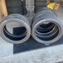 コンチネンタル　275/40、315/35 R22 各2本づつ計4本
