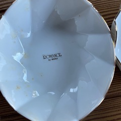 お皿6枚セットとデザートフォーク5本の画像