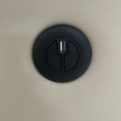 【美品】ニトリ電動リクライニングソファ三人掛け合成皮革の画像