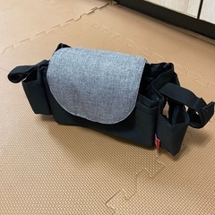 急募‼️✅　insular ベビーカー用ポーチ