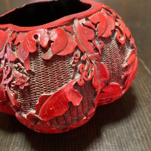 中国美術　堆朱の小物入れ　南瓜型　漆工芸品　朱色　お茶やお菓子にも◎ かぼちゃ形 中国美術 堆朱の小物入れ 南瓜型 漆工芸品 朱色 お茶やお菓子