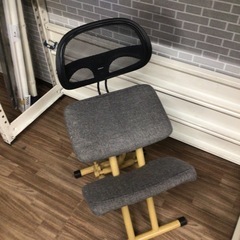 バランスチェア 姿勢矯正 背もたれ付きの画像