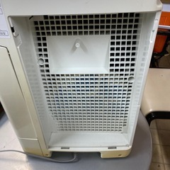 シャープ 加湿空気清浄機ホワイトプラズマクラスターイオン搭載 KC-Z45-W　の画像