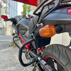 ホンダVTR-F２５０、ボディーカラー黒、赤フレーム、2017年...
