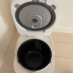 YAMADA SELECT 炊飯器 5.5合 ホワイト 2021年製の画像