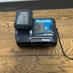 makita DC10SA充電器の画像