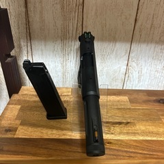 アサシン/ガスブローバック/ガンスタンド付きの画像
