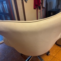 キャスター付きチェアの画像