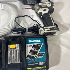 1 / 4 Makita インパクトドライバーと掃除機セット まとめ売りの画像