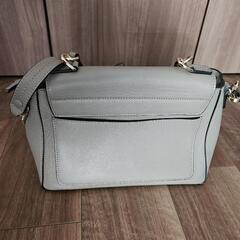 Chloé  Faye Day Tote Bag in Motty Geyの画像