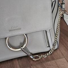 Chloé  Faye Day Tote Bag in Motty Geyの画像