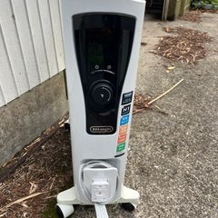 【百光工建】中古　オイルヒーター デジタル表示 ホワイトの画像