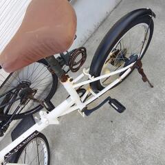 折りたたみ自転車　ギア付き　ミニベロ　カゴ付きの画像