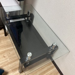 ガラステーブルの画像