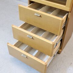 HAMAMOTO(浜本工芸)の3500AVタワーBです。ナラ材を使用した純国産のしっかりとした造りが魅力のキャビネットは和モダンや北欧スタイルなどナチュラルモダンなお部屋におススメです♪の画像