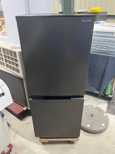 2021年製SHARPノンフロン2ドア冷蔵庫152L/ (フライズワールド(株 2021年製SHARPノンフロン2ドア冷蔵庫152L/ (フライズワールド(株