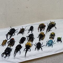 カブトムシ＆クワガタなどフィギュア17個セット