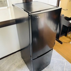 ブラックがカッコいい冷蔵庫❗️TOSHIBA/2022年製【RS...