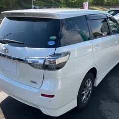 トヨタ ウイッシュ 1.8X 4WD 人気のパールの画像