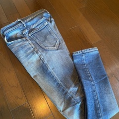 日本製lee ridersデニムジーンズスキニースリムタイトフィットストレッチvintageウォッシュダメージ加工本革製パッチの画像