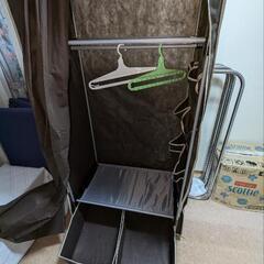衣類　収納　棚の画像