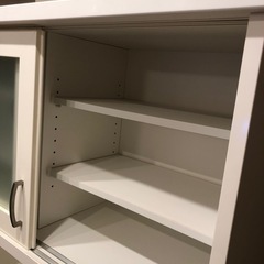 ニトリ  食器棚 白　キッチンボードの画像