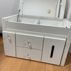 ドレッサー
