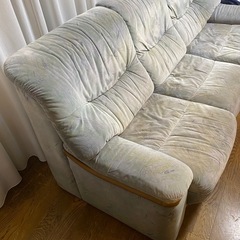 【急募※5/10処分予定】✨無料✨3人掛けソファーの画像