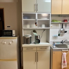 食器棚を差し上げます